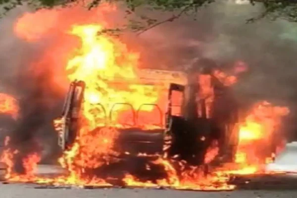 Mahipalpur bus tyre burst