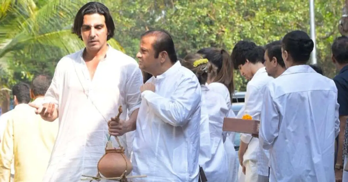 Zarine Khan’s Last Rites