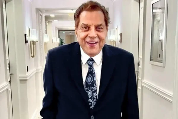 Dharmendra admitted to Hospital